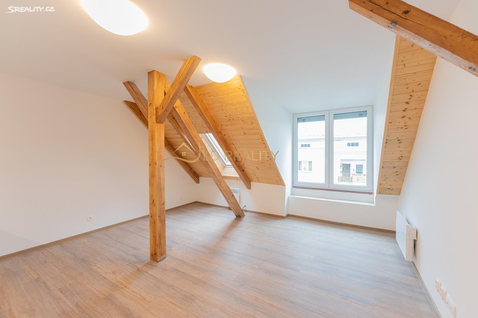Pronájem bytu 3+kk 70 m² (Podkrovní), Dukelská, Olomouc