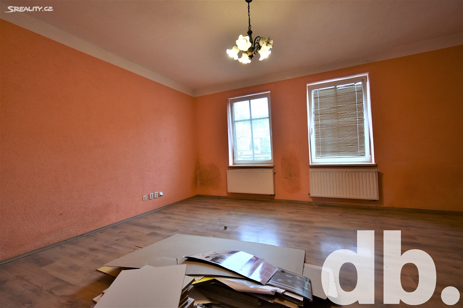 Prodej bytu 3+1 109 m², nám. V. Řezáče, Karlovy Vary - Drahovice