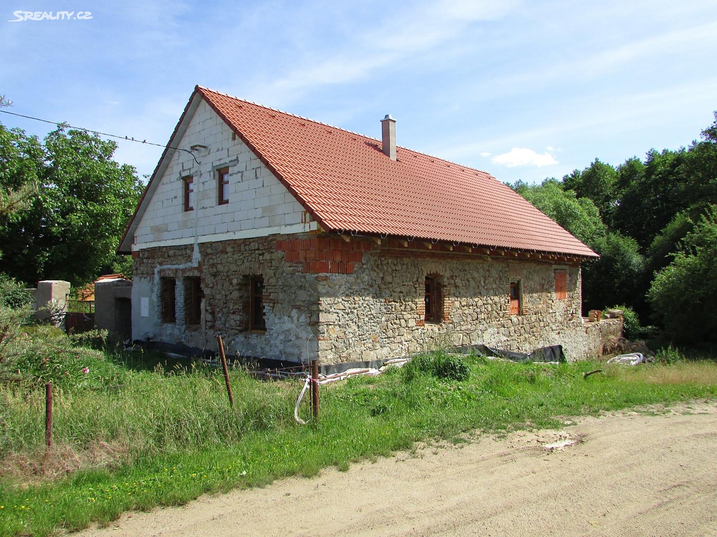Prodej  rodinného domu 219 m², pozemek 2 131 m², Chrášťany, okres Benešov