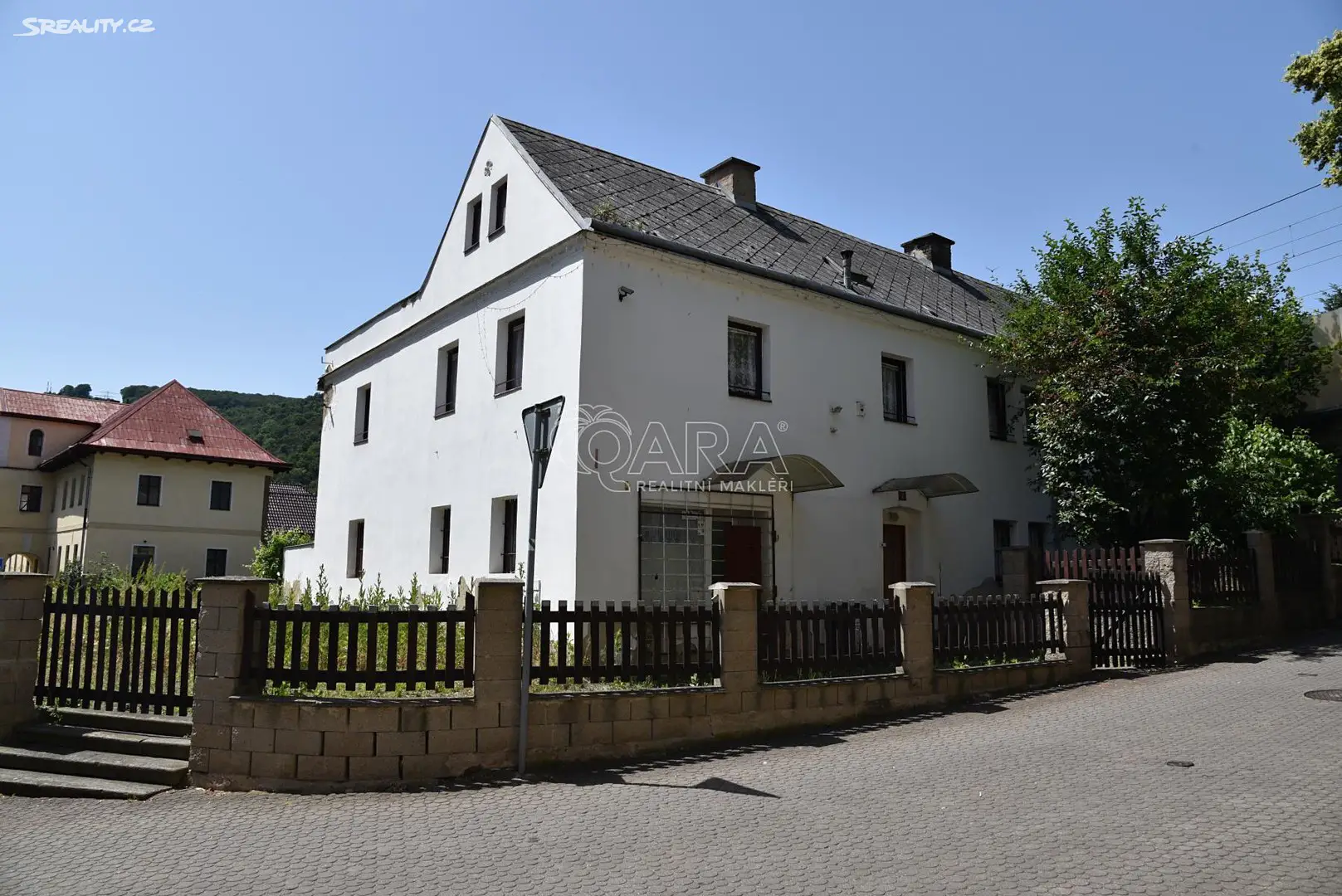 Prodej  rodinného domu 360 m², pozemek 1 046 m², Rudé armády, Dolní Zálezly