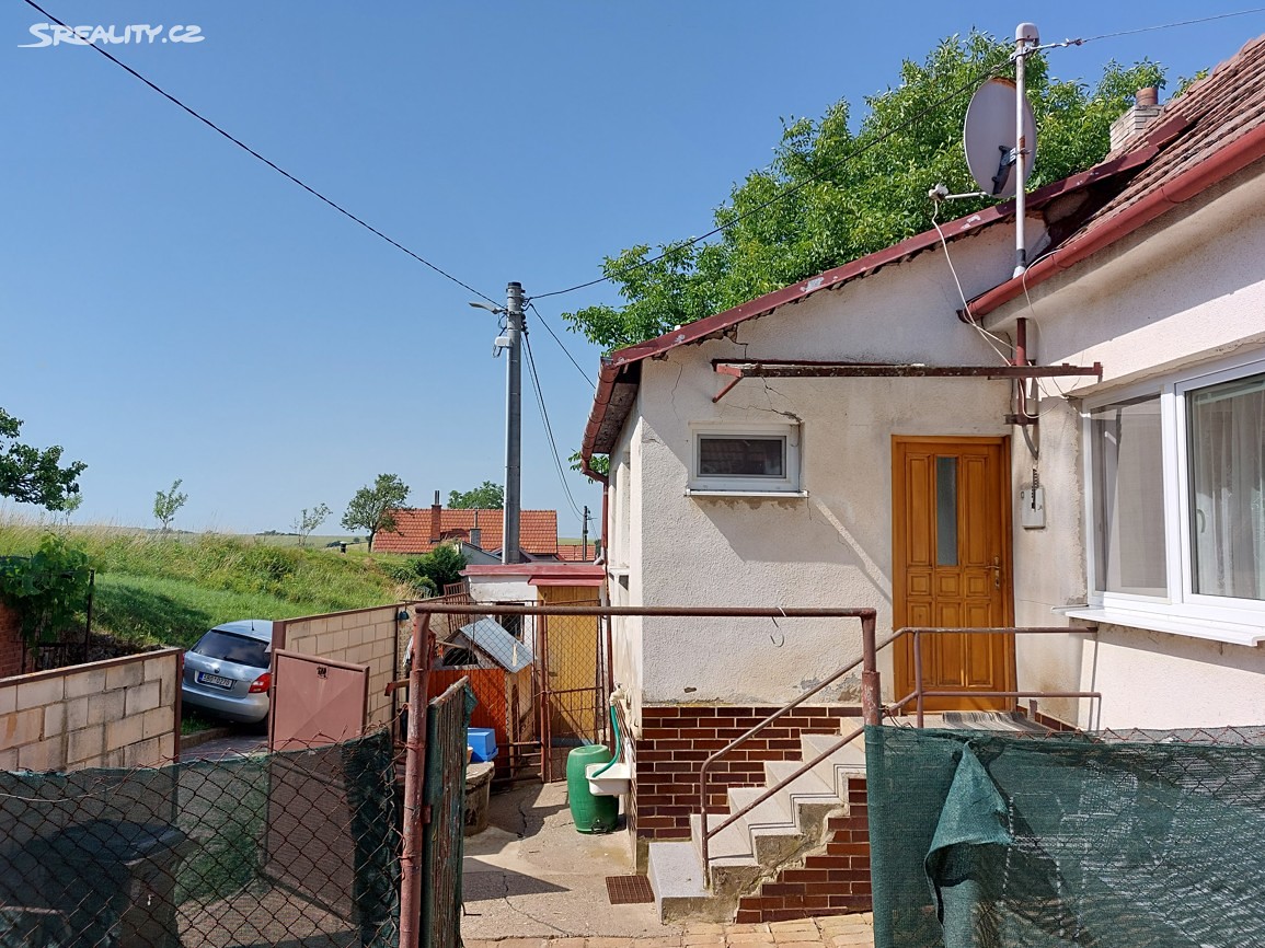 Prodej  rodinného domu 466 m², pozemek 1 693 m², Moravany, okres Hodonín