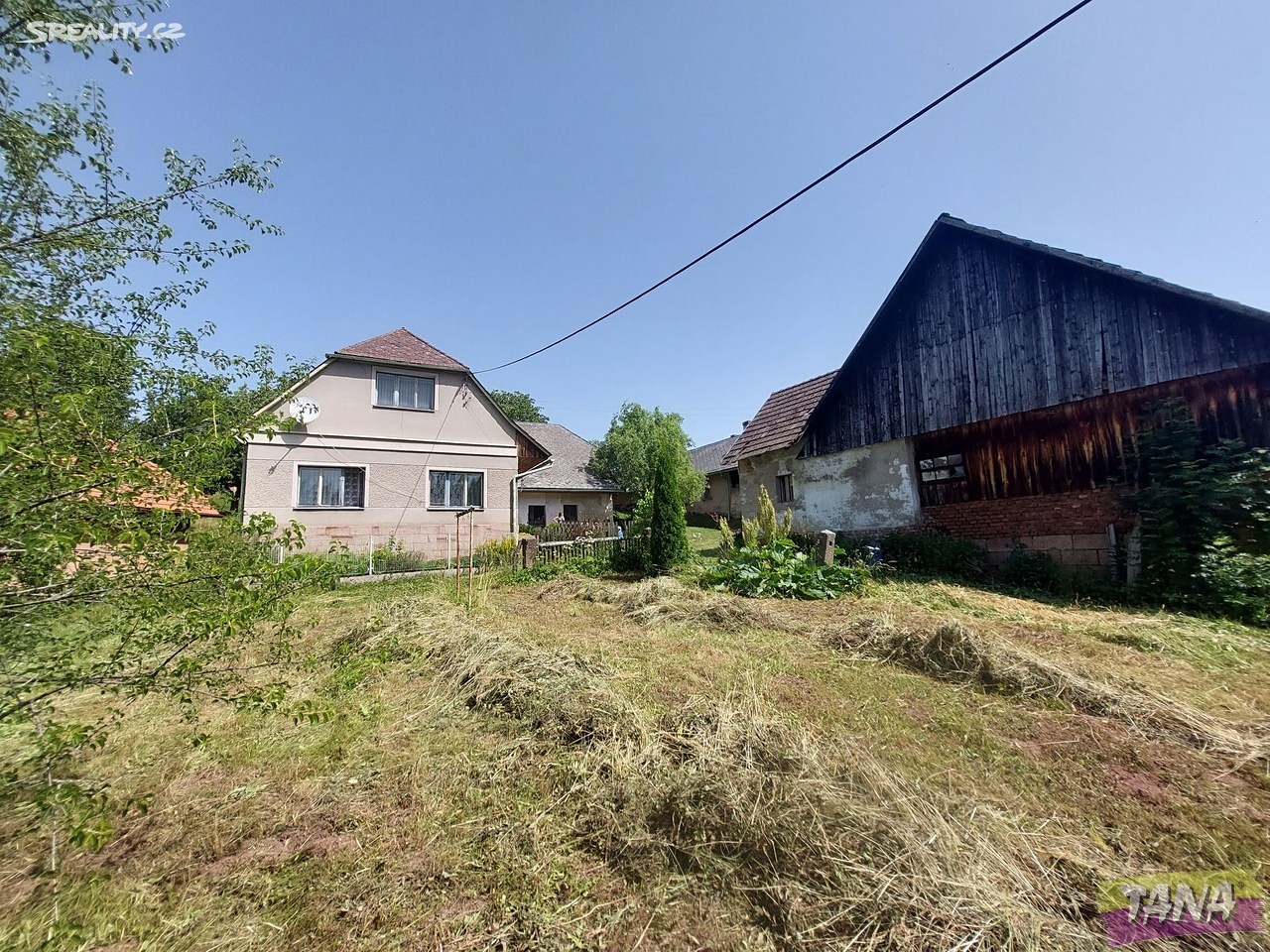 Prodej  rodinného domu 300 m², pozemek 1 850 m², Pecka - Bělá u Pecky, okres Jičín