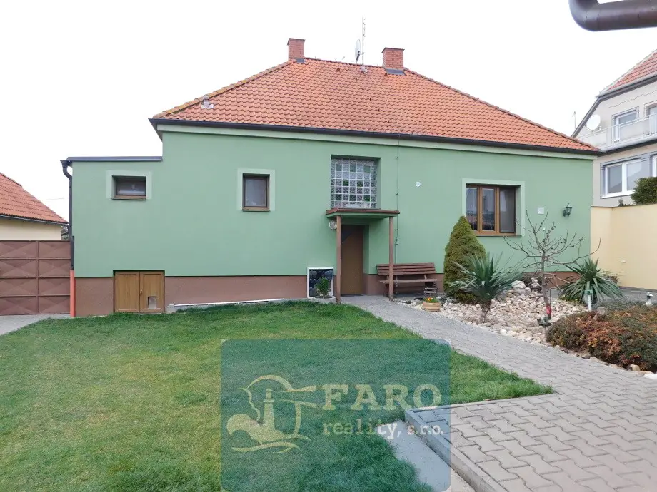 Prodej  rodinného domu 150 m², pozemek 2 002 m², Tvořihráz, okres Znojmo