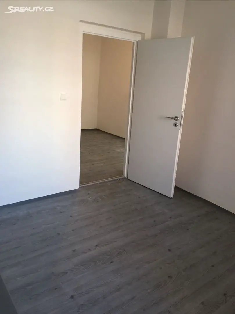 Pronájem bytu 1+1 47 m², Varenská, Ostrava - Moravská Ostrava