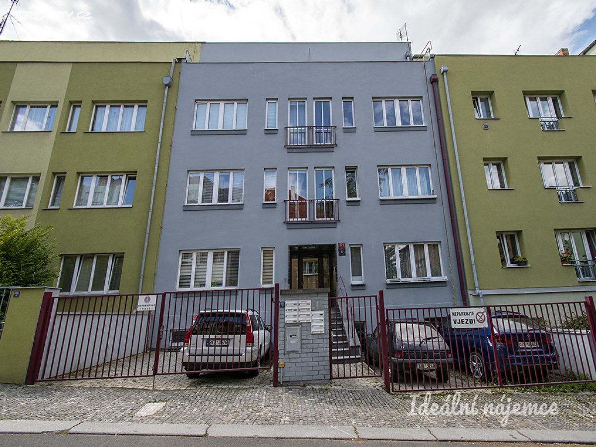 Pronájem bytu 2+1 43 m², Na Hubálce, Praha 6 - Střešovice