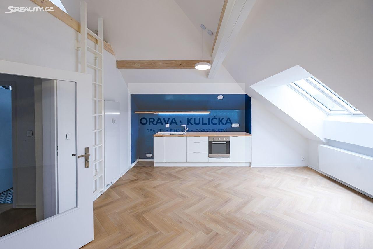Pronájem bytu 2+kk 68 m² (Podkrovní), Jungmannova, Hranice - Hranice I-Město