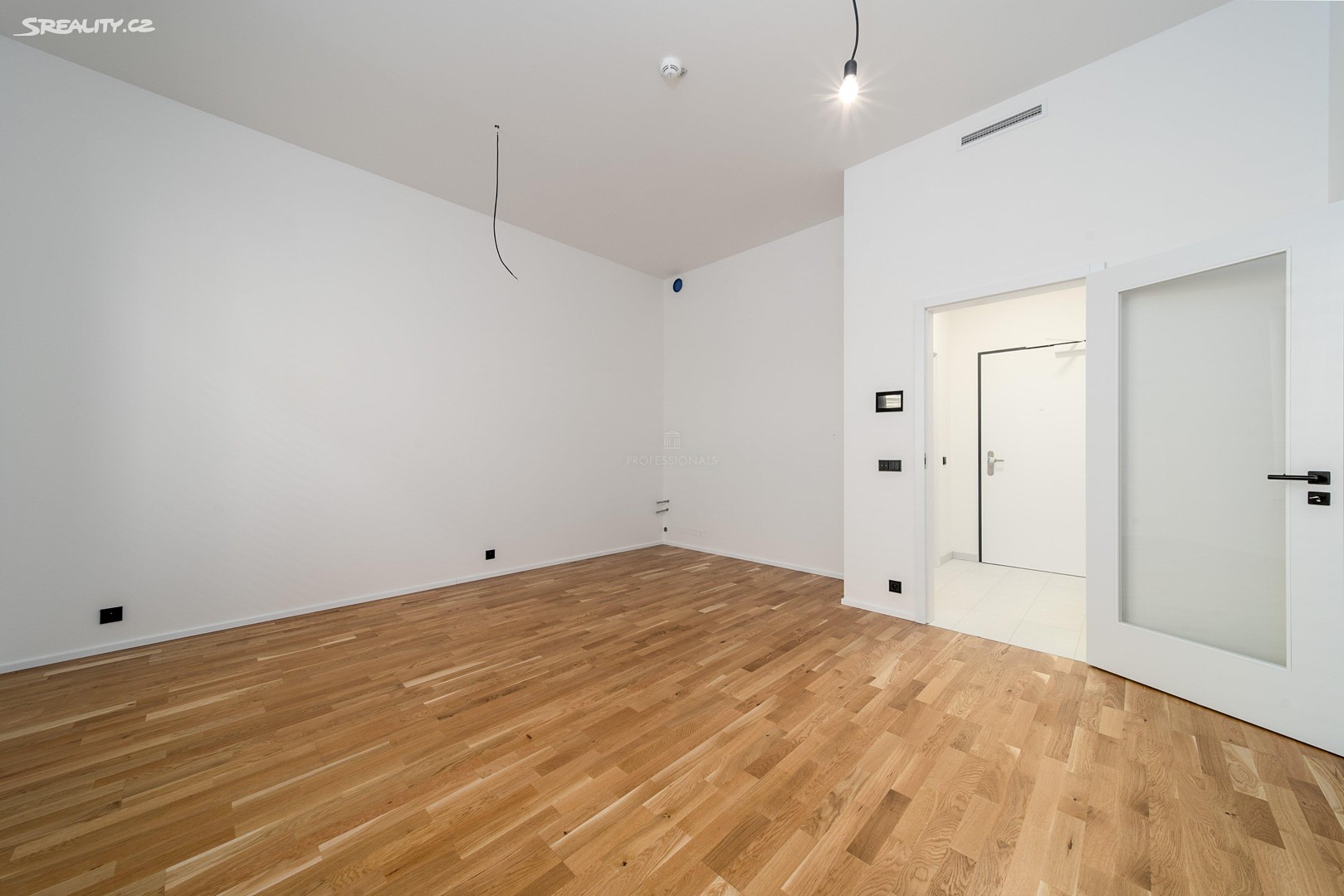 Prodej bytu 1+kk 31 m², Grafická, Praha - Smíchov