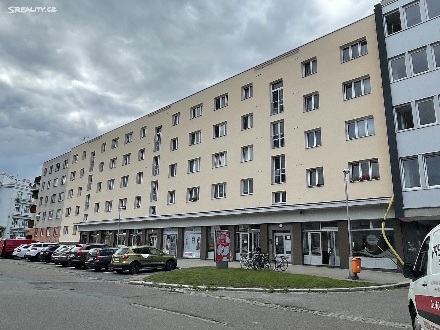 Prodej bytu 2+1 60 m², Průmyslová, Hradec Králové