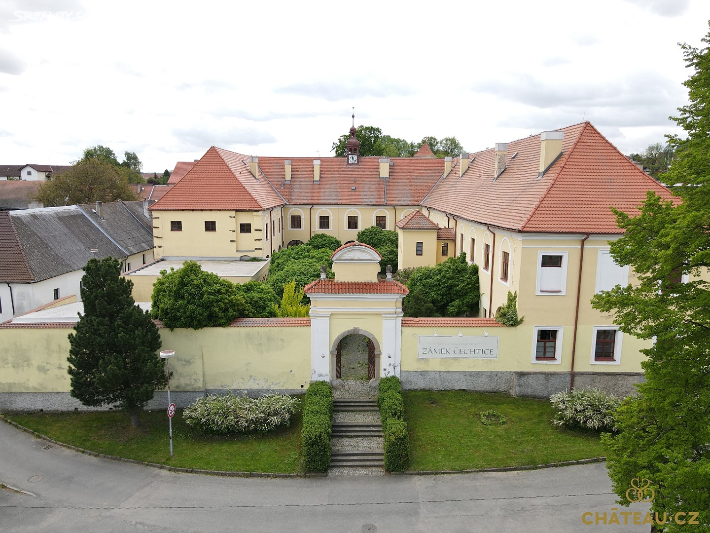 Prodej  památky 1 672 m², pozemek 2 751 m², nám. Dr. Tyrše, Čechtice