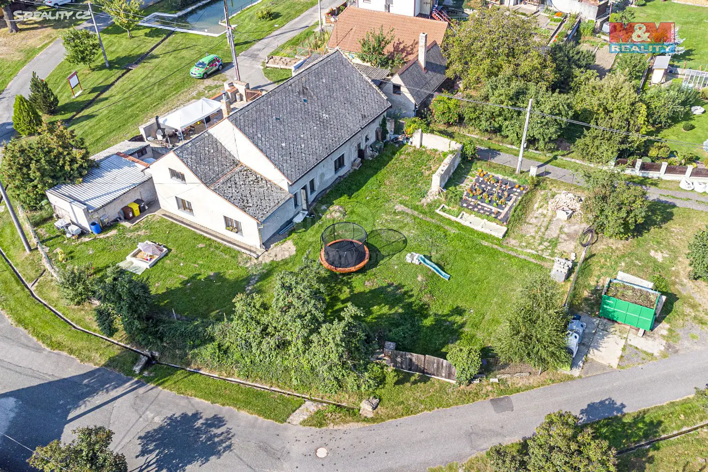 Prodej  rodinného domu 950 m², pozemek 334 m², Grunta, okres Kolín
