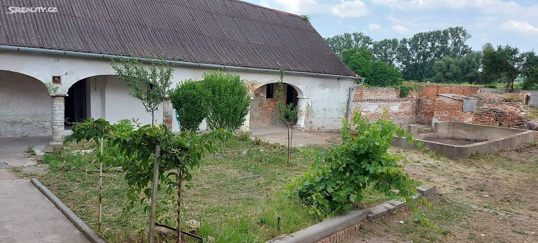 Prodej  rodinného domu 290 m², pozemek 1 149 m², Jevišovka, okres Břeclav