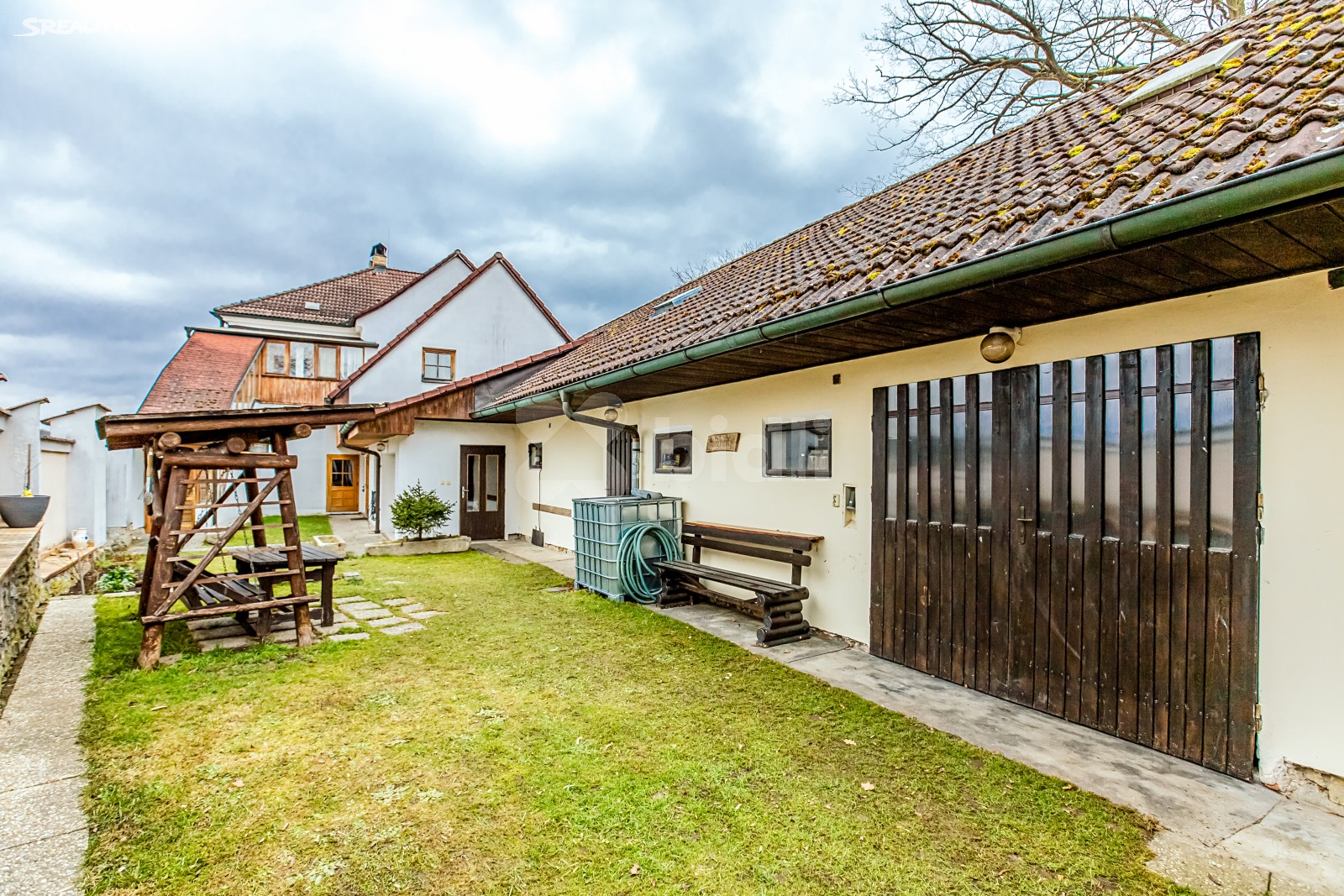 Prodej  rodinného domu 280 m², pozemek 785 m², Lásenice, okres Jindřichův Hradec