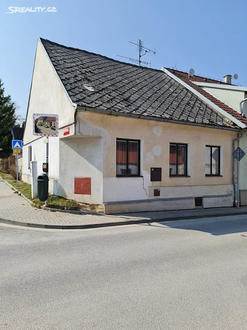 Prodej  rodinného domu 221 m², pozemek 282 m², Čechova, Lišov