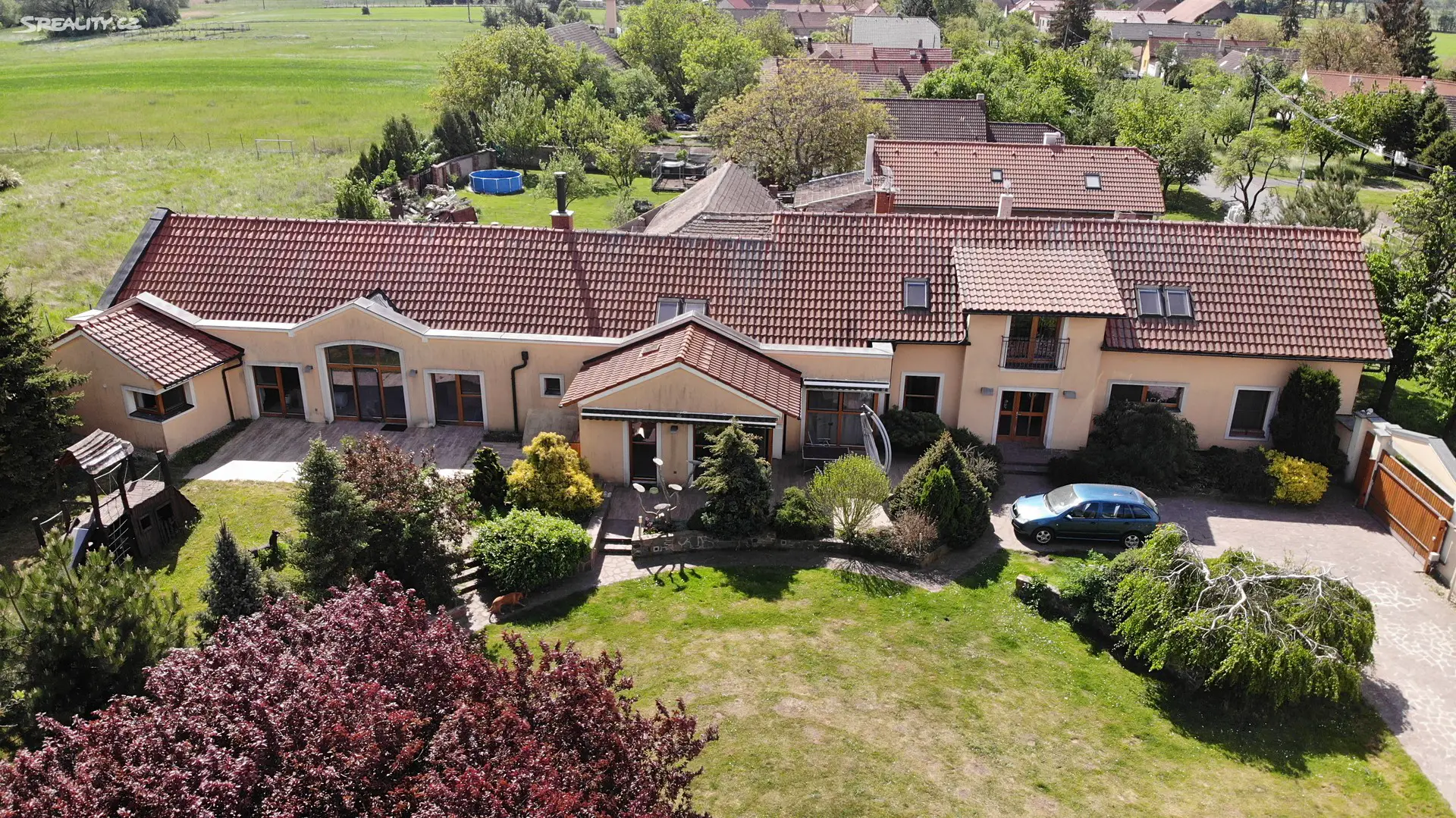 Prodej  rodinného domu 434 m², pozemek 1 765 m², Pňov-Předhradí - Klipec, okres Kolín