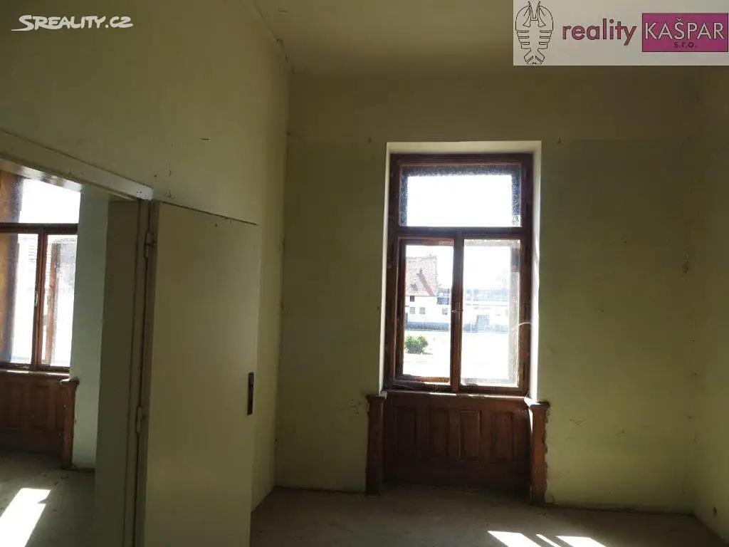 Prodej  rodinného domu 600 m², pozemek 1 650 m², Veliká Ves, okres Chomutov