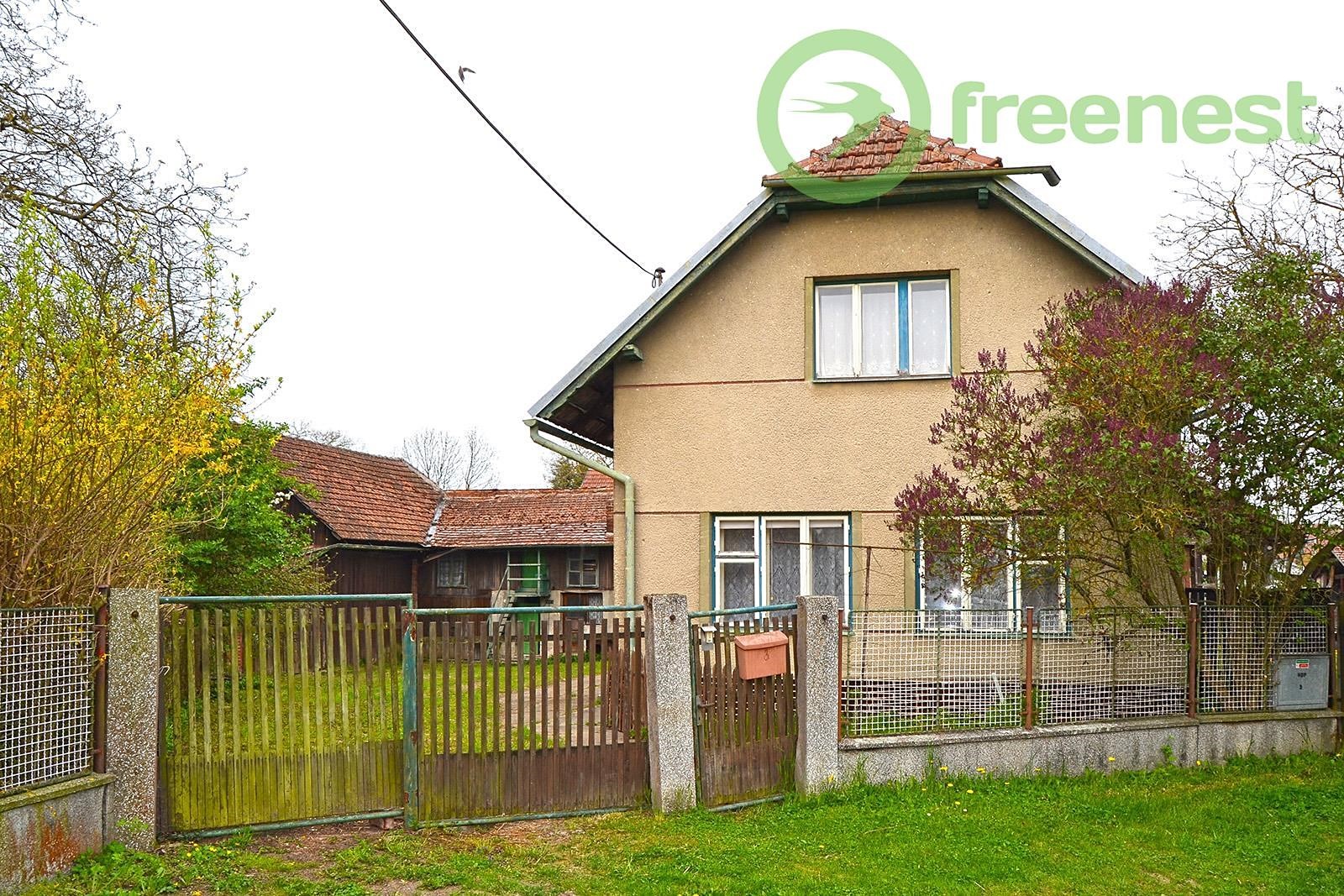 Prodej  rodinného domu 268 m², pozemek 1 963 m², Zachrašťany, okres Hradec Králové