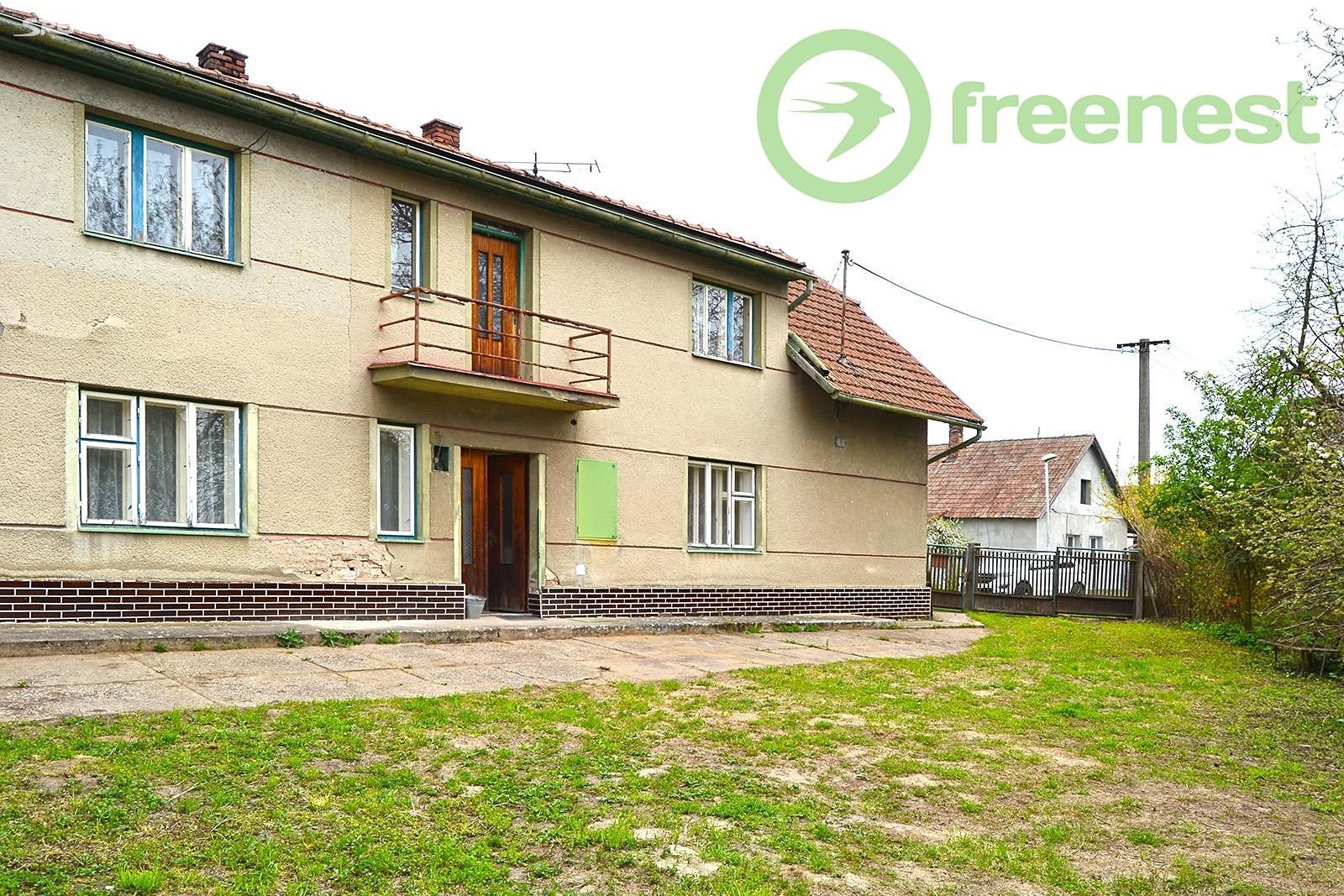 Prodej  rodinného domu 268 m², pozemek 1 963 m², Zachrašťany, okres Hradec Králové