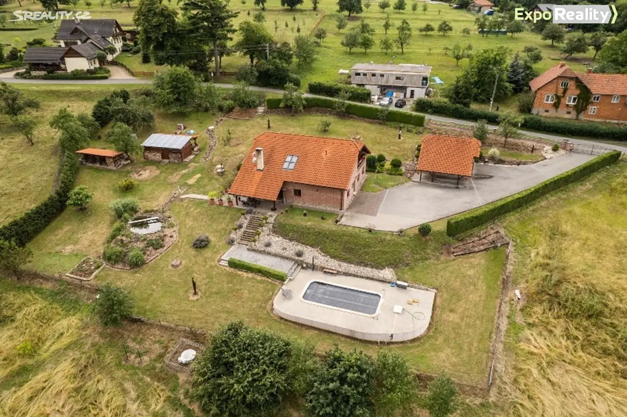 Prodej  rodinného domu 288 m², pozemek 288 m², Zádveřice-Raková, okres Zlín
