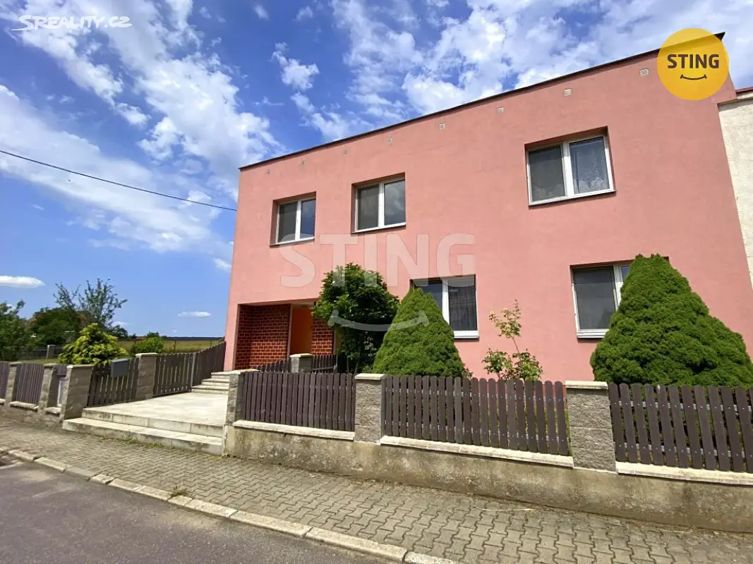 Prodej  rodinného domu 280 m², pozemek 1 165 m², Zvěrkovice, okres Třebíč