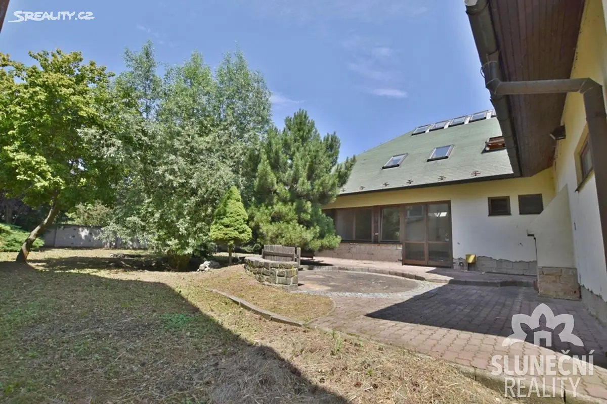 Prodej  vily 603 m², pozemek 1 658 m², V Zahradách, Uherské Hradiště - Rybárny