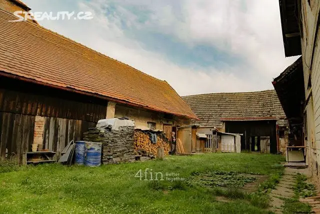 Prodej  zemědělské usedlosti 694 m², pozemek 860 m², Skalice, okres Hradec Králové