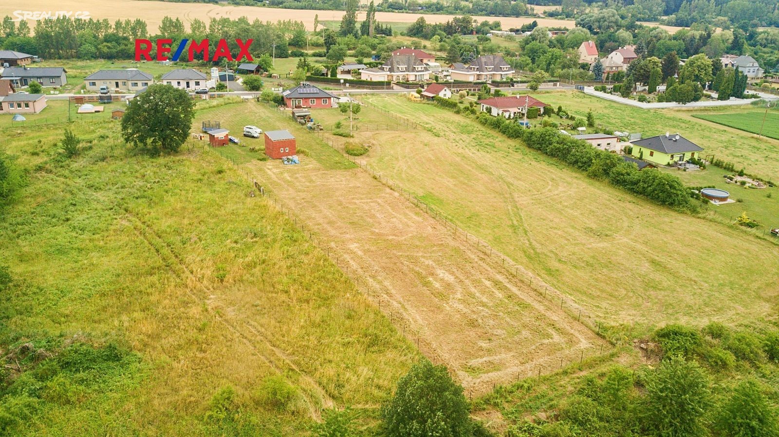 Prodej  stavebního pozemku 1 754 m², Černovice, okres Chomutov