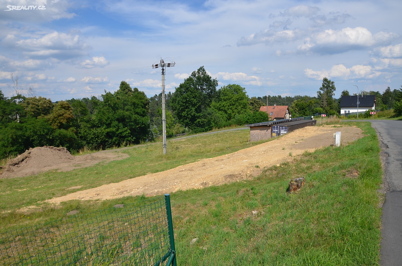 Prodej  stavebního pozemku 2 407 m², Dolní Krupá, okres Mladá Boleslav