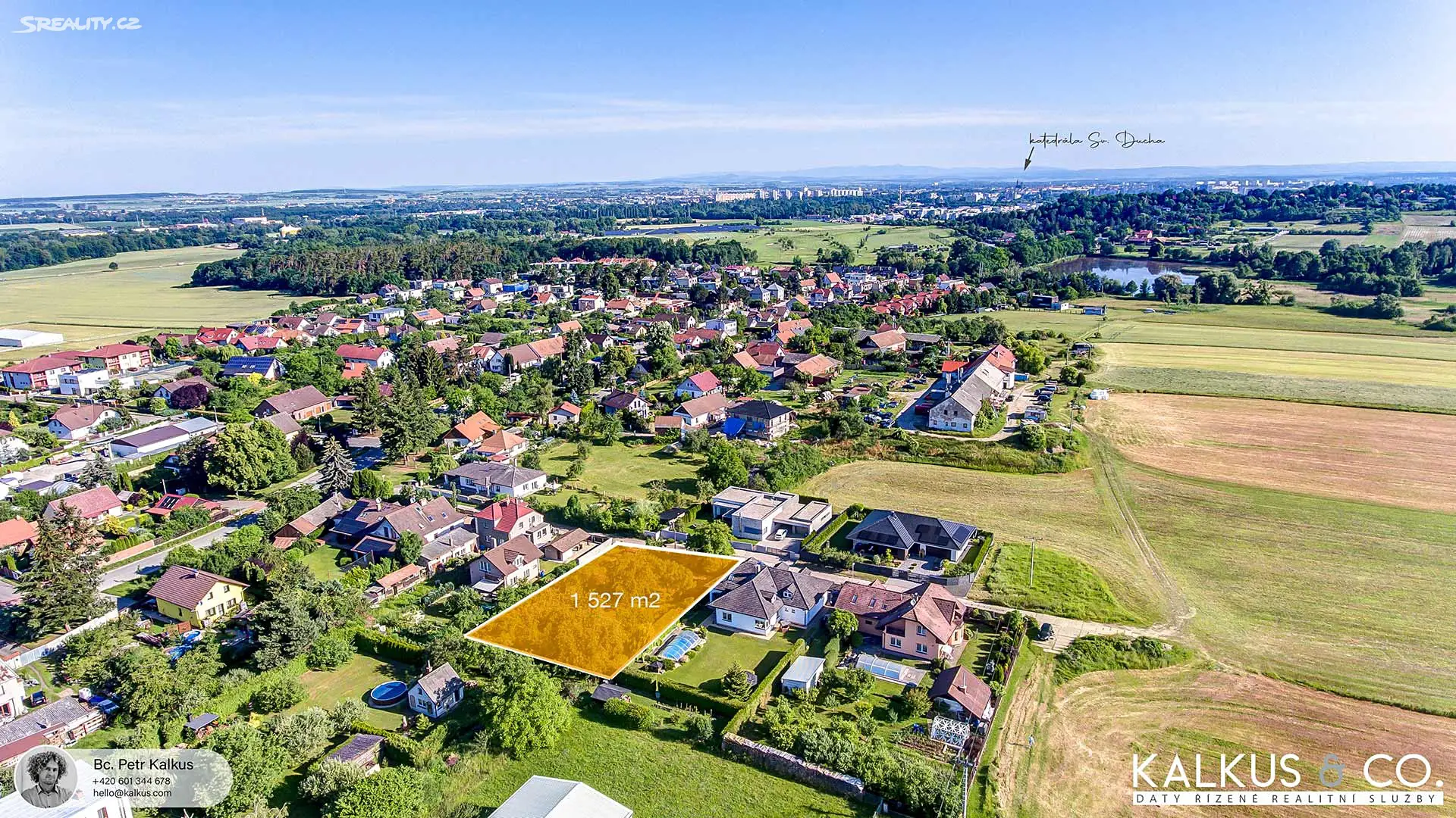 Prodej  stavebního pozemku 1 527 m², Hradec Králové - Roudnička, okres Hradec Králové