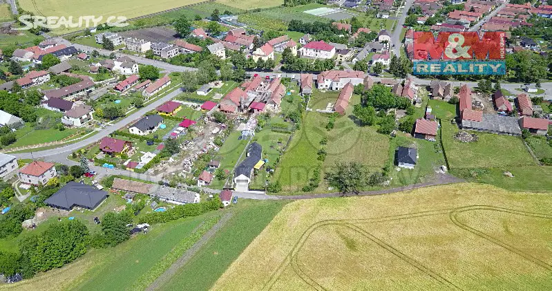 Prodej  stavebního pozemku 2 059 m², Lovčice, okres Hradec Králové
