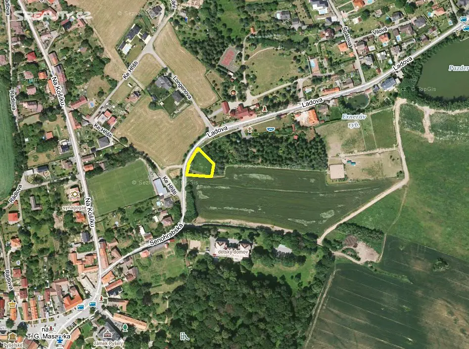 Prodej  stavebního pozemku 908 m², Ladova, Pyšely - Nová Ves