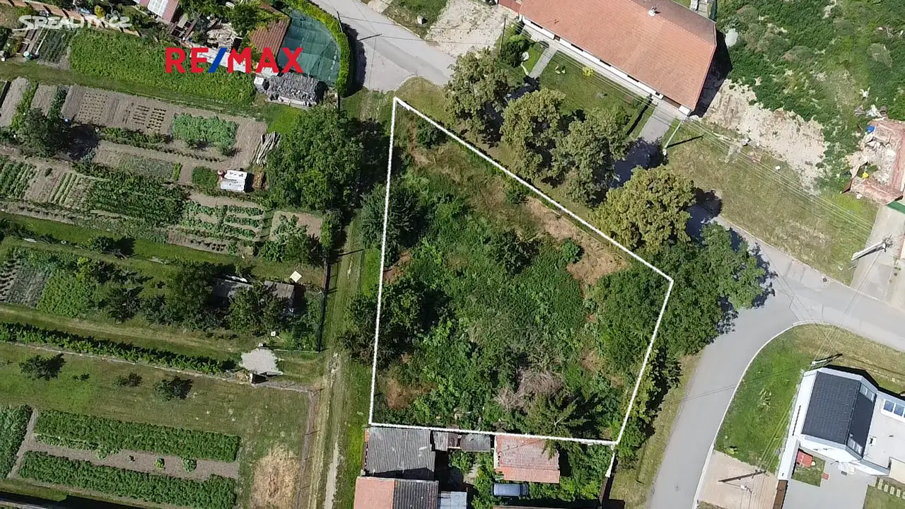 Prodej  stavebního pozemku 1 001 m², Vlasatice, okres Brno-venkov