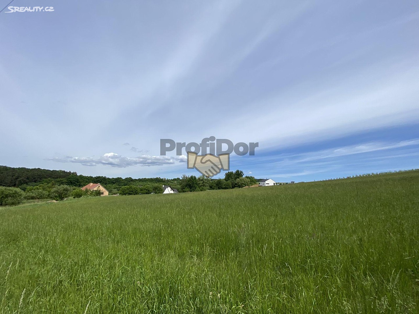 Prodej  stavebního pozemku 943 m², Zlín - Lužkovice, okres Zlín