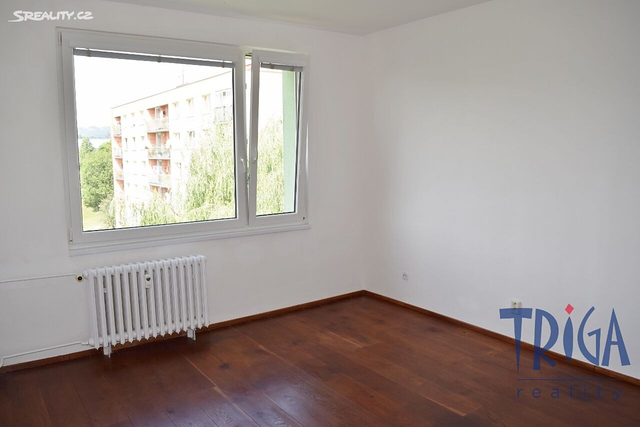 Pronájem bytu 1+1 38 m², Elišky Krásnohorské, Dvůr Králové nad Labem