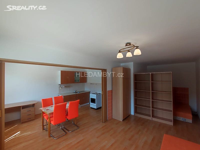 Pronájem bytu 1+1 39 m², Třinecká, Praha 9 - Letňany