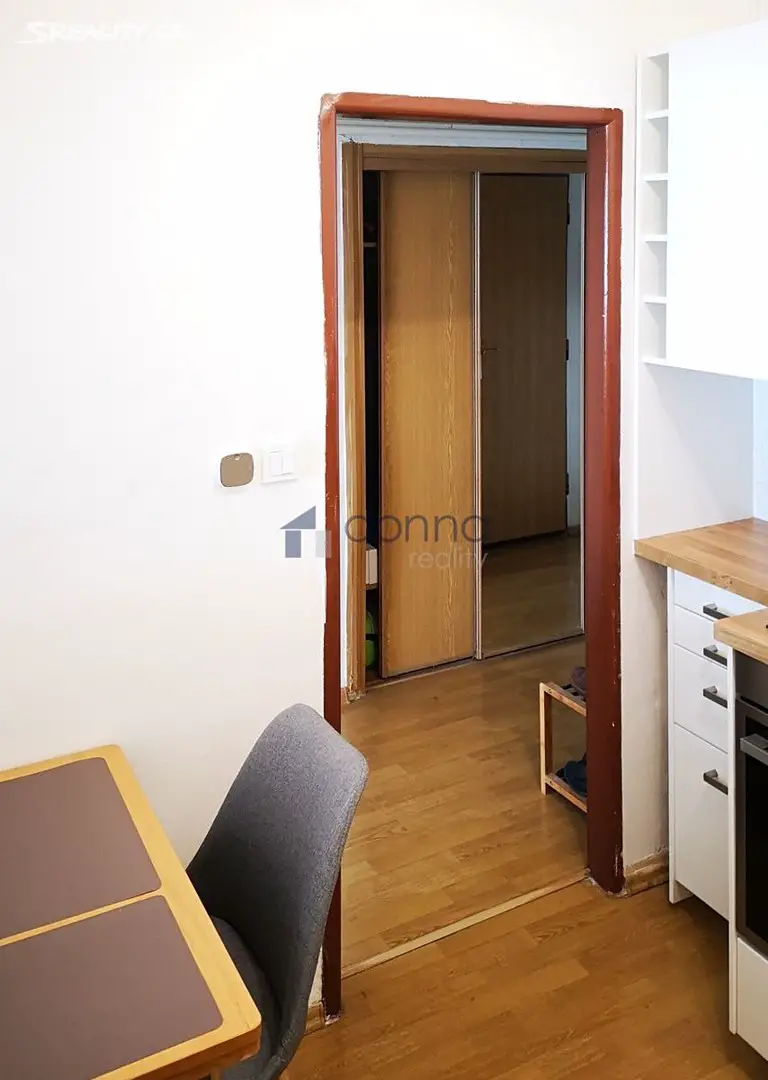 Pronájem bytu 1+1 34 m², Kolbenova, Praha 9 - Vysočany