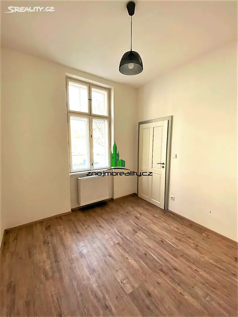Pronájem bytu 1+1 45 m², Lužická, Znojmo