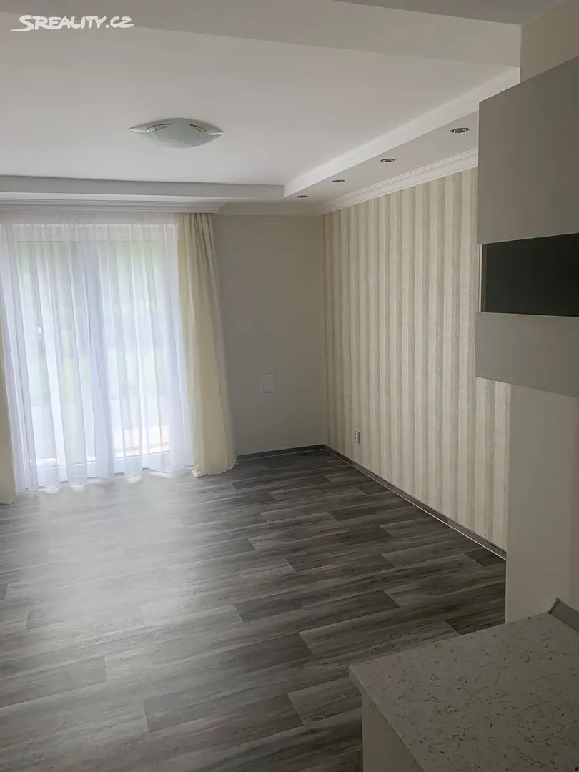 Pronájem bytu 1+kk 32 m², Brázdim - Nový Brázdim, okres Praha-východ