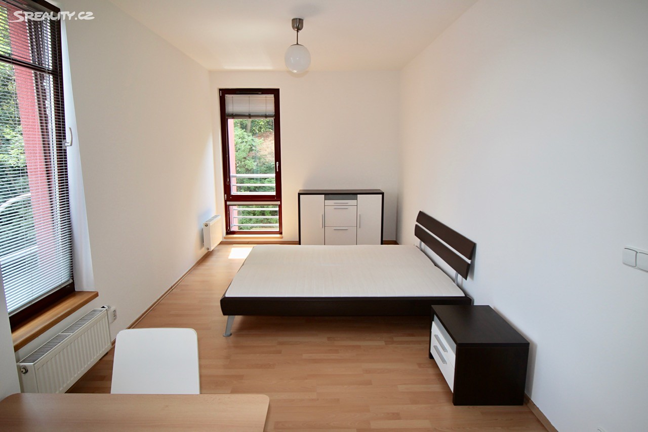 Pronájem bytu 1+kk 44 m², Pod Klamovkou, Praha 5 - Košíře