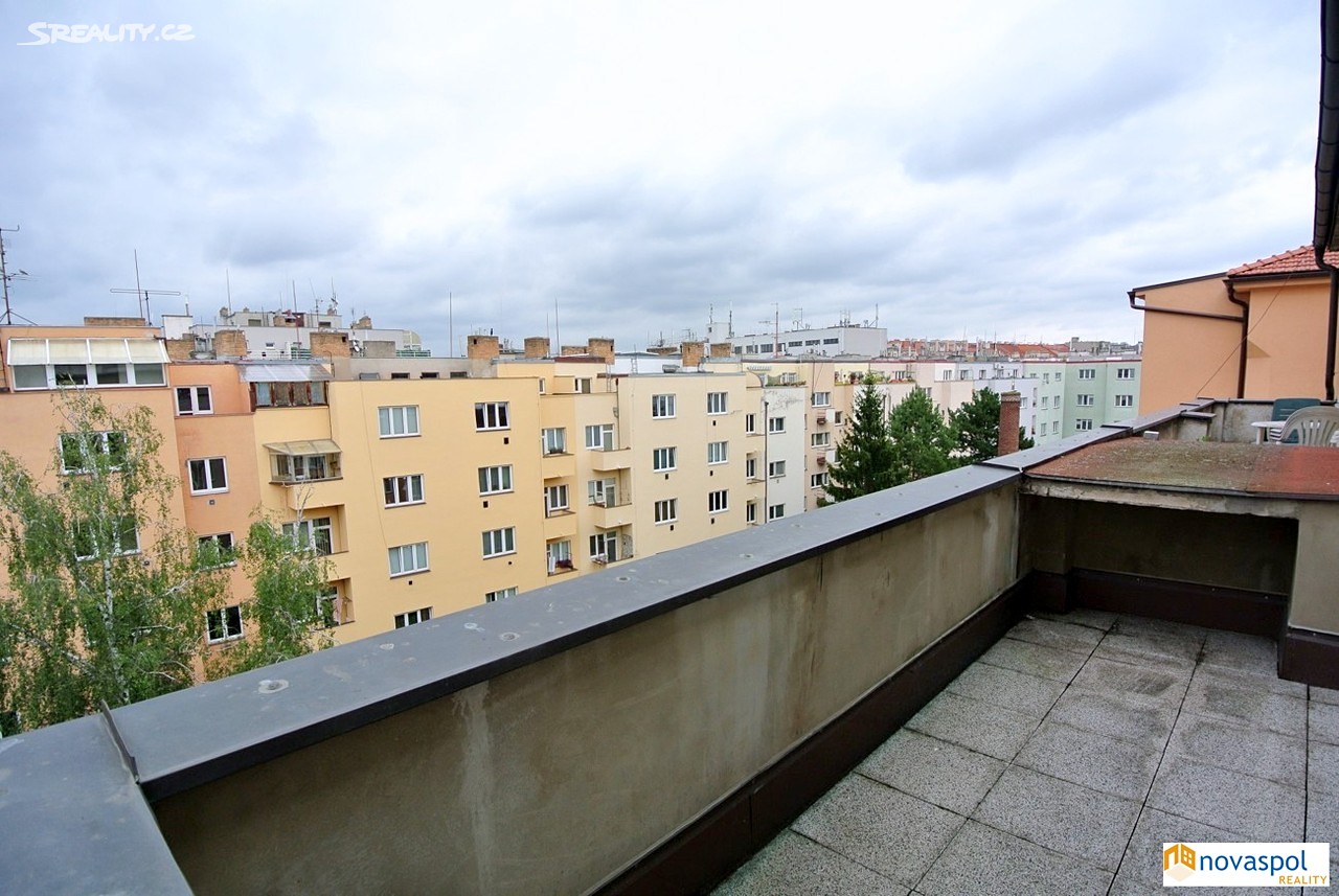 Pronájem bytu 1+kk 25 m², Na Pankráci, Praha 4 - Nusle