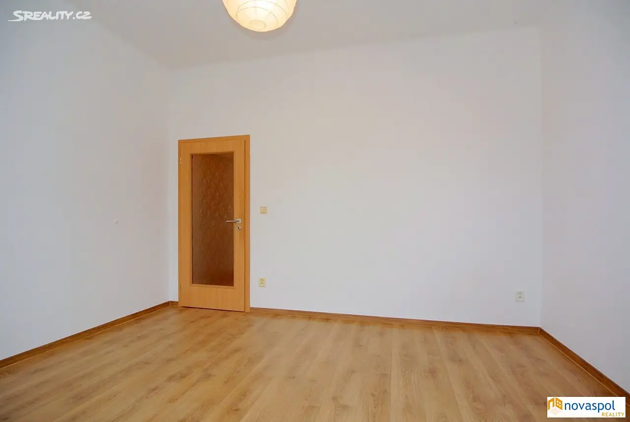 Pronájem bytu 1+kk 25 m², Na Pankráci, Praha 4 - Nusle