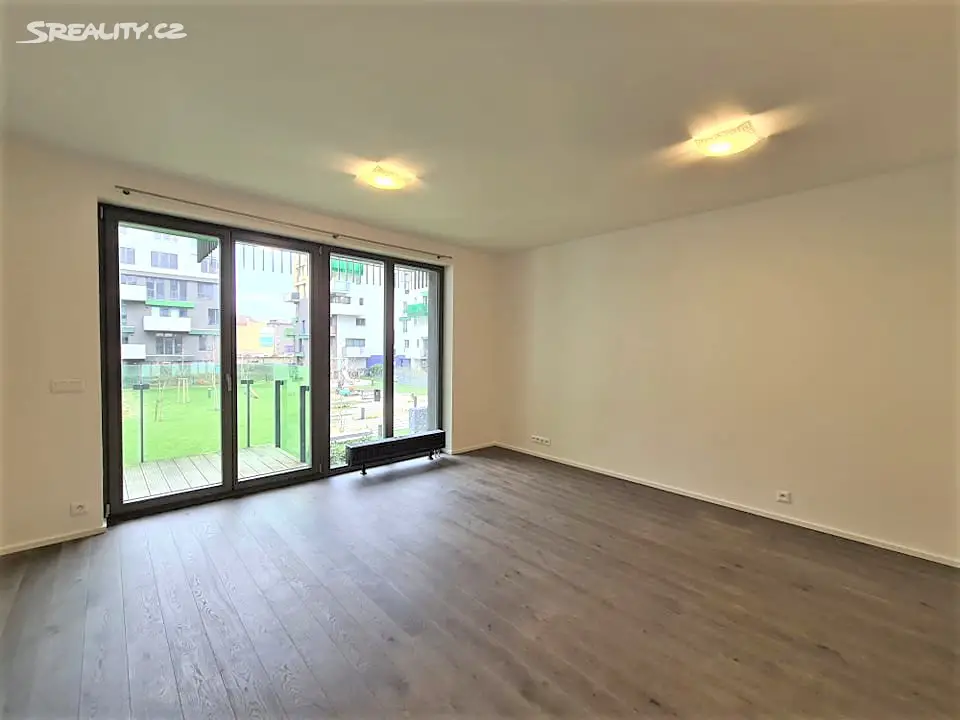 Pronájem bytu 1+kk 43 m², Archangelská, Praha 10 - Vršovice