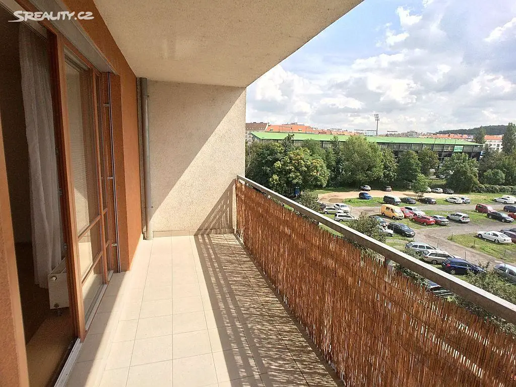 Pronájem bytu 1+kk 62 m², Petrohradská, Praha 10 - Vršovice