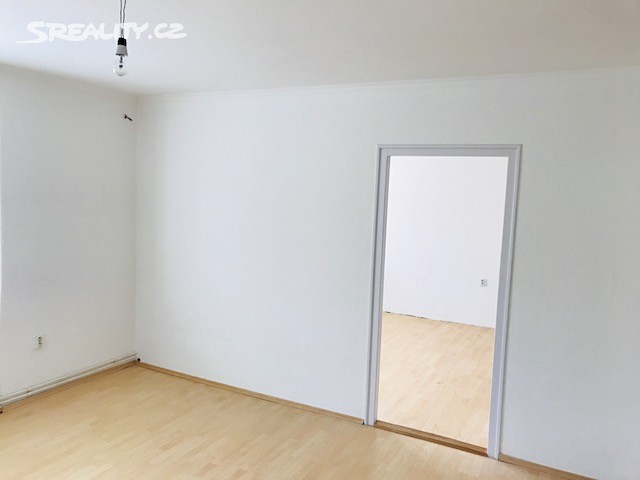 Pronájem bytu 2+1 56 m², Máchova, Kroměříž
