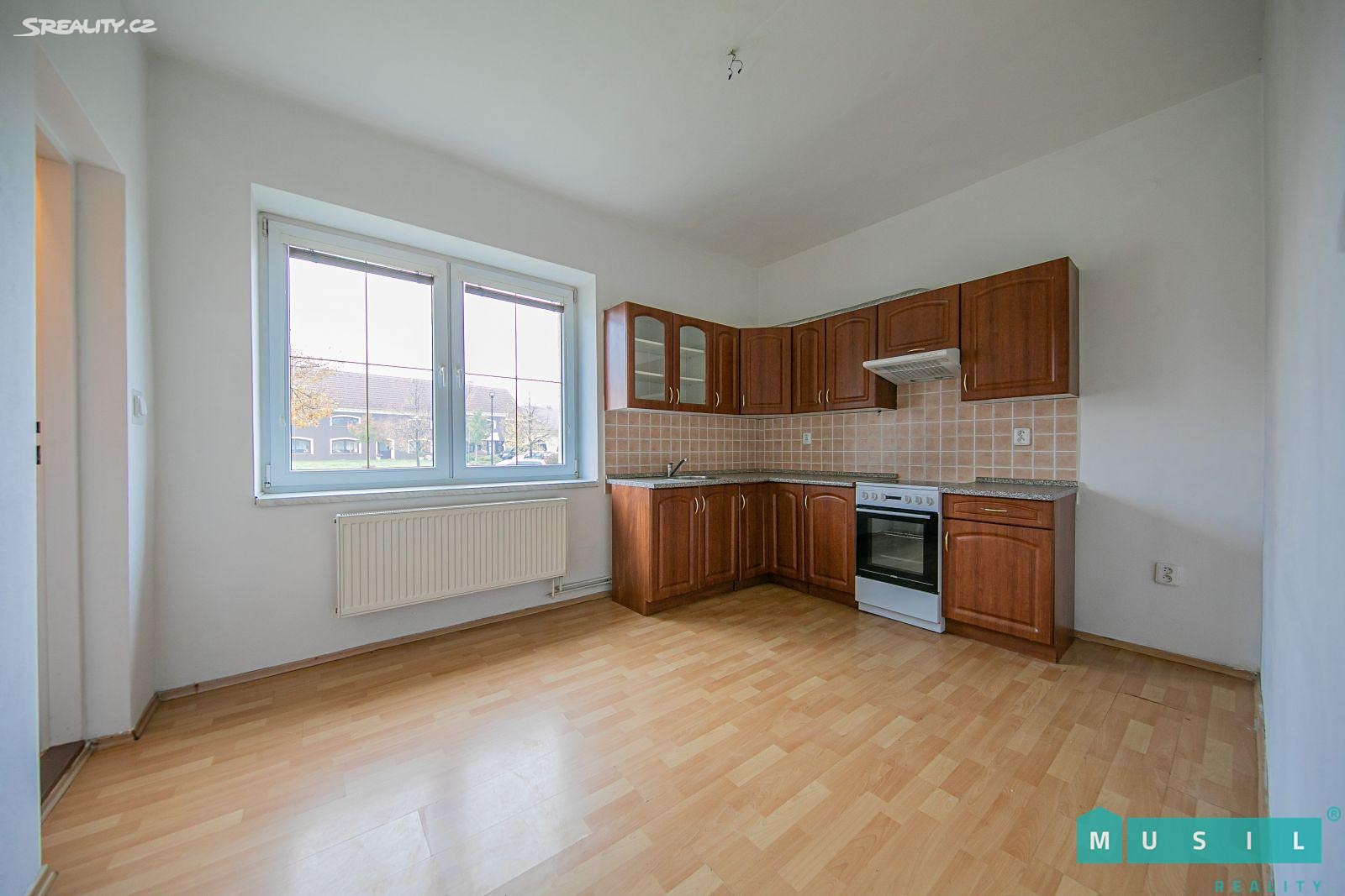 Pronájem bytu 2+1 75 m², Náves Svobody, Olomouc - Holice