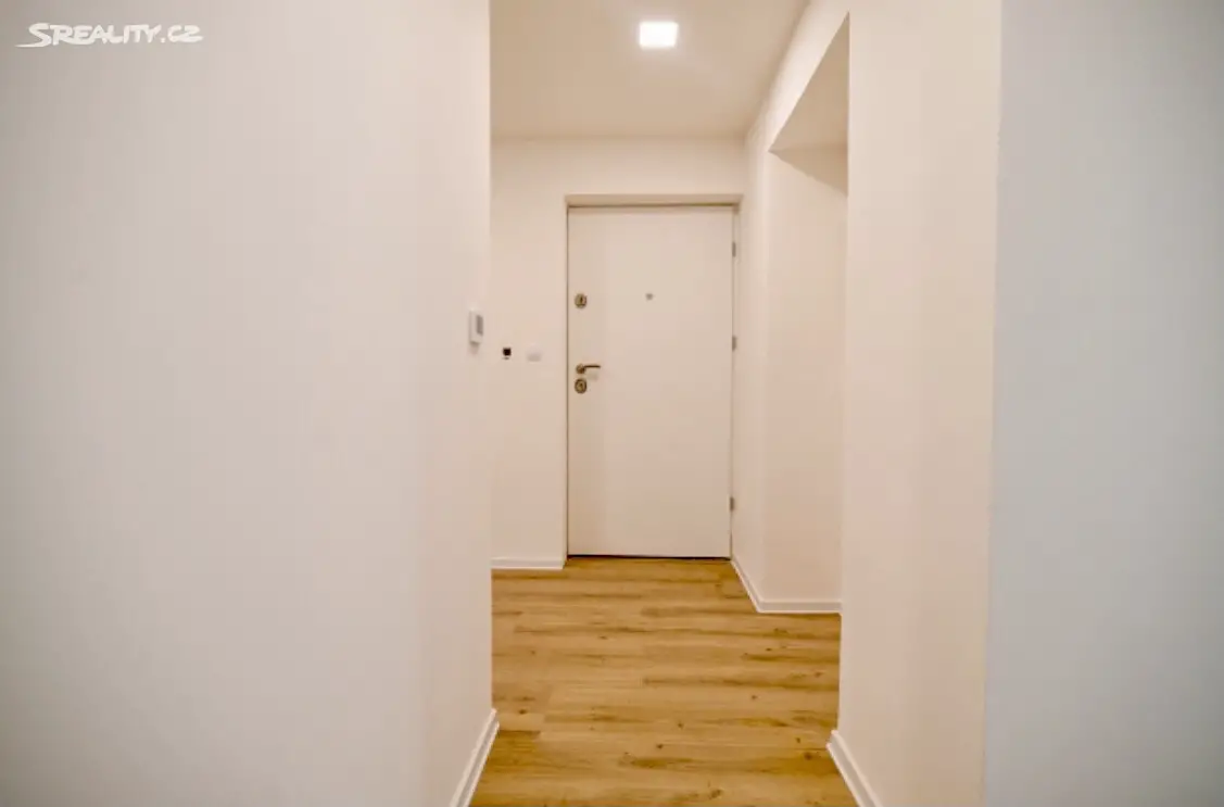 Pronájem bytu 2+kk 69 m², Nádražní, Břeclav - Poštorná