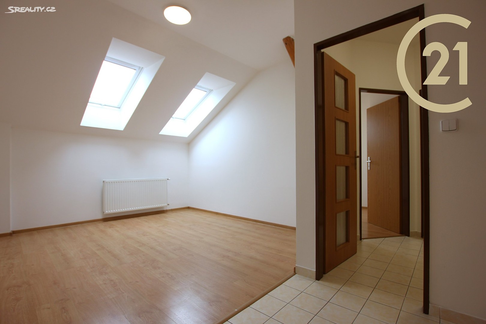 Pronájem bytu 2+kk 36 m² (Podkrovní), Jezuitská, Brno - Brno-město