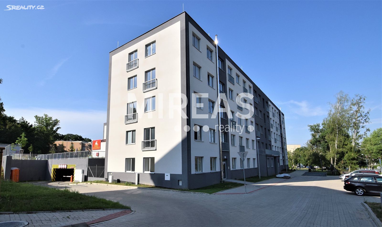 Pronájem bytu 2+kk 43 m², Višňová, Milovice - Mladá