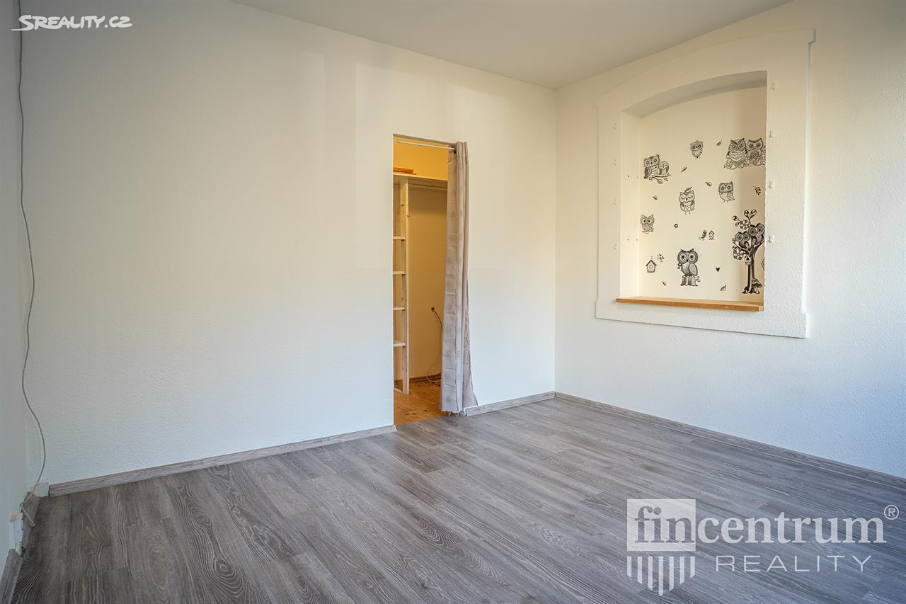 Pronájem bytu 3+1 68 m², U Koupaliště, Chodov