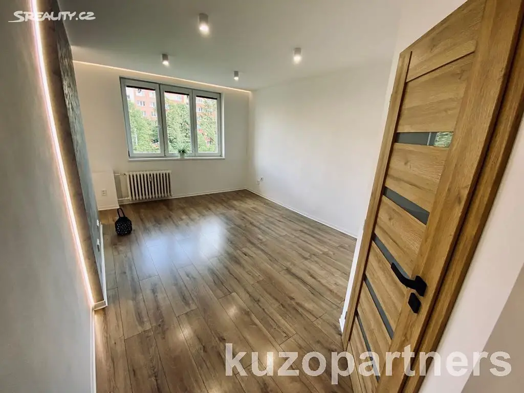 Pronájem bytu 3+1 56 m², Výškovická, Ostrava - Zábřeh