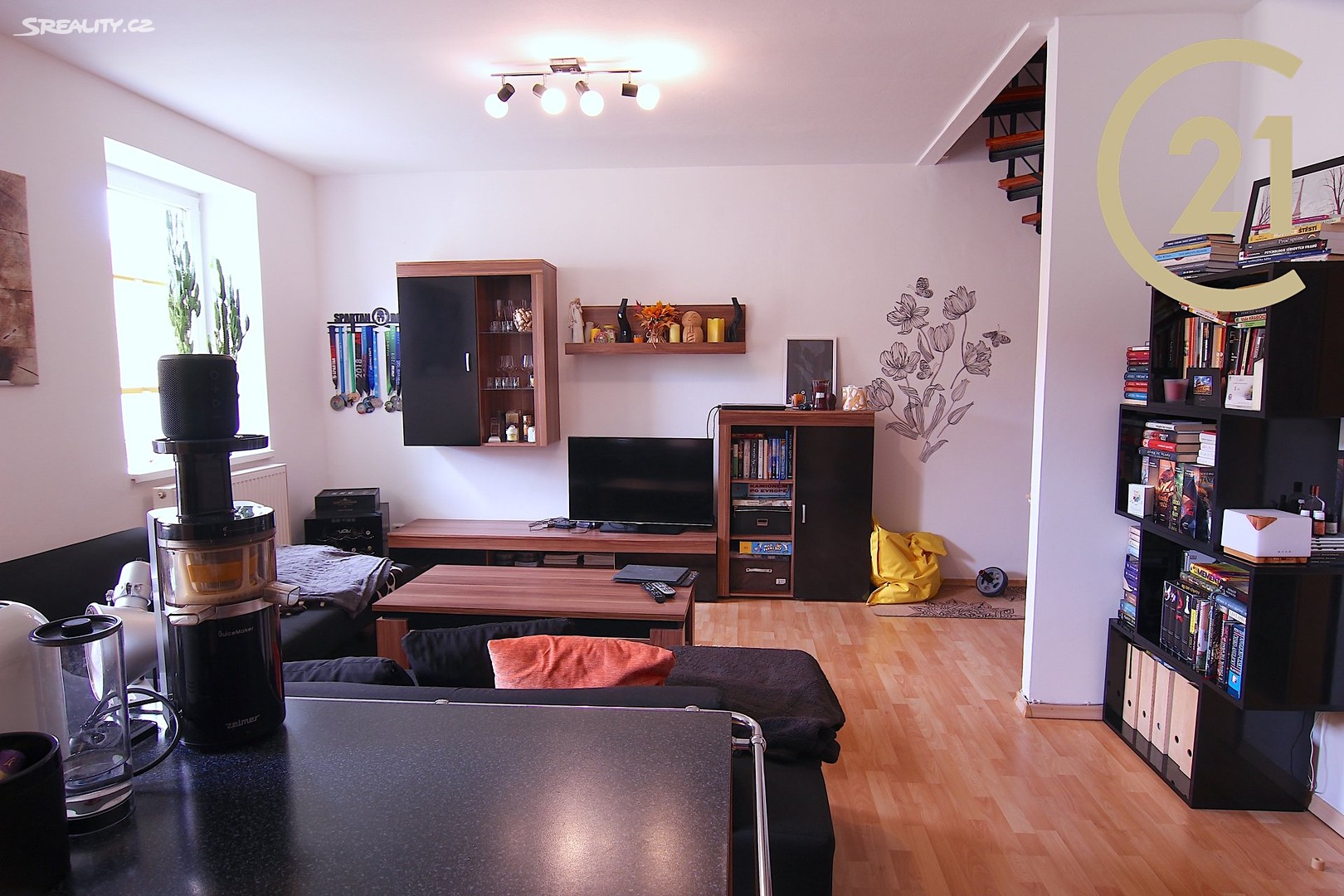 Pronájem bytu 3+kk 73 m² (Mezonet), Kaštanová, Milovice - Mladá